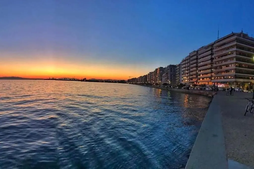 Central Garden Boutique Thessaloniki Apartment